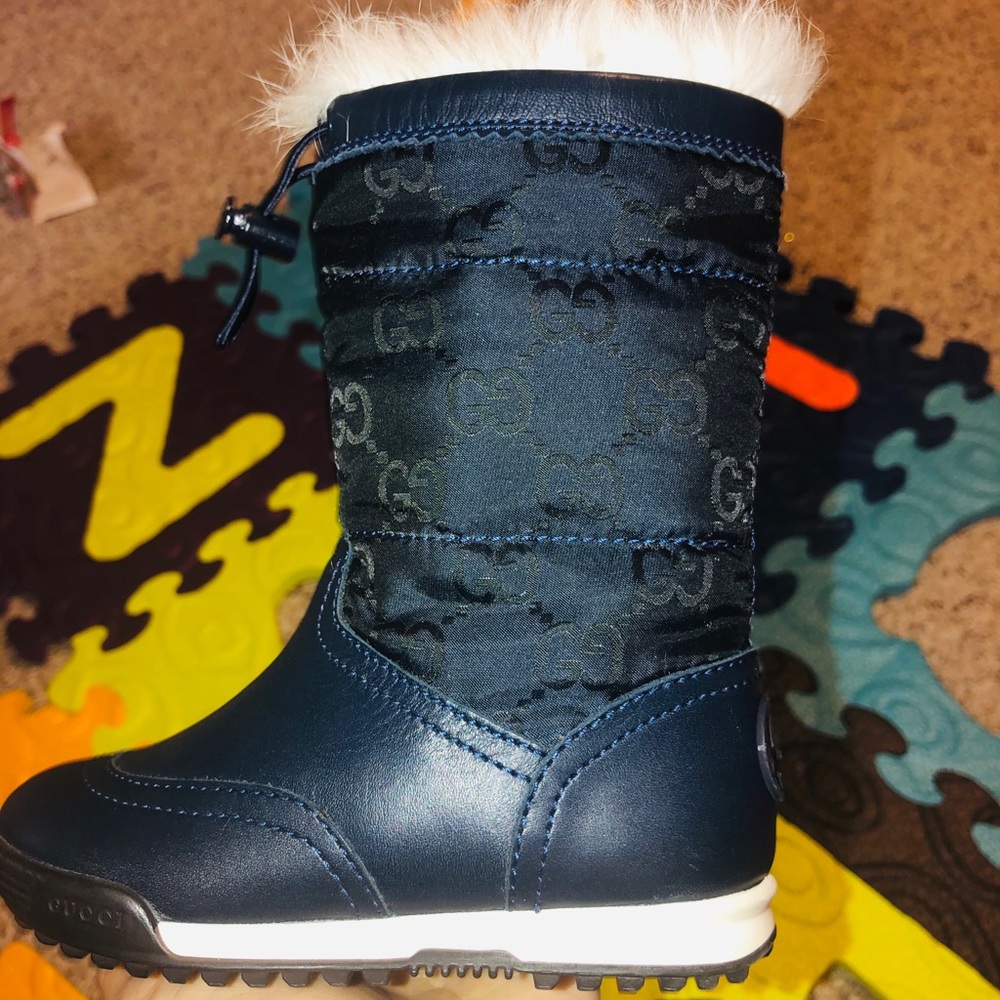 New authentic gucci kids boot w/ fur size US 6